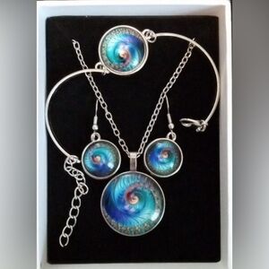 Peacock 3 Piece Set - EARRINGS, BRACELET & NECKLACE/PENDANT - NWOT